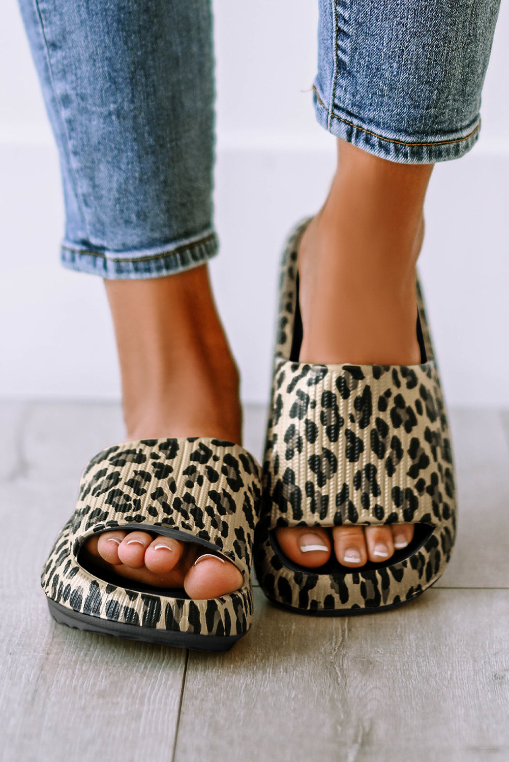 Tøfler slip-on med tyk sål og leopardprint til hjemmet