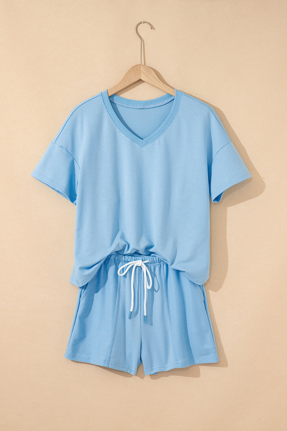 T-shirt og shorts sæt V-hals løs pasform sommerstyle