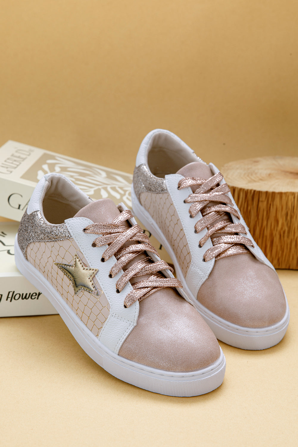 PU-sneakers med glitrende stjerner og patchwork-design