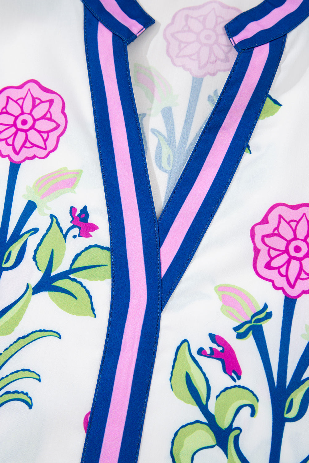 Kjole hvid blomsterprint polyester med lange ærmer og trim