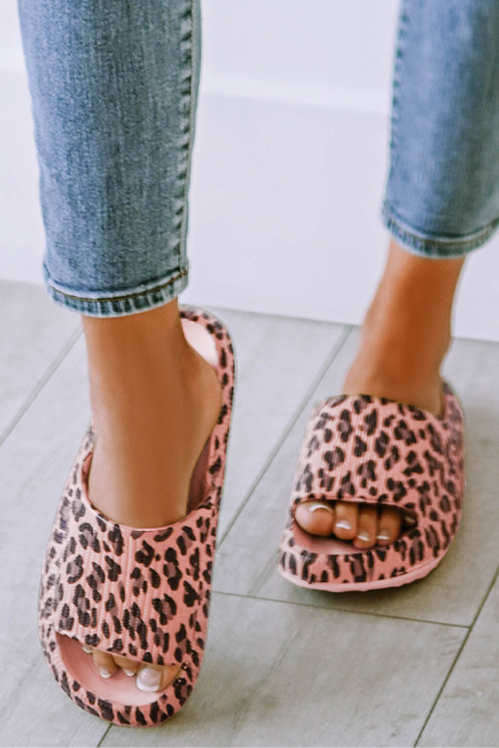 Tøfler slip-on med tyk sål og leopardprint til hjemmet