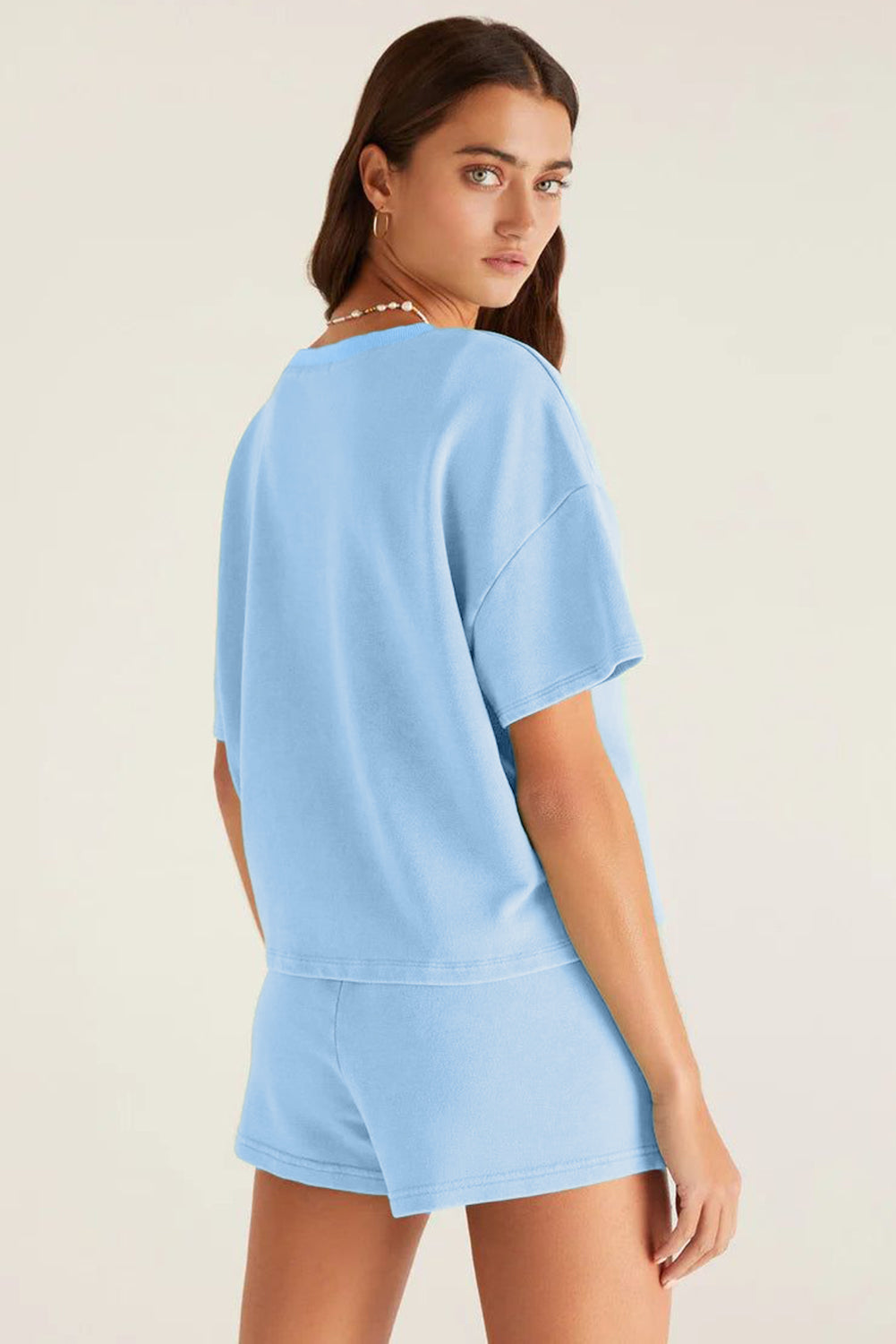 T-shirt og shorts sæt V-hals løs pasform sommerstyle