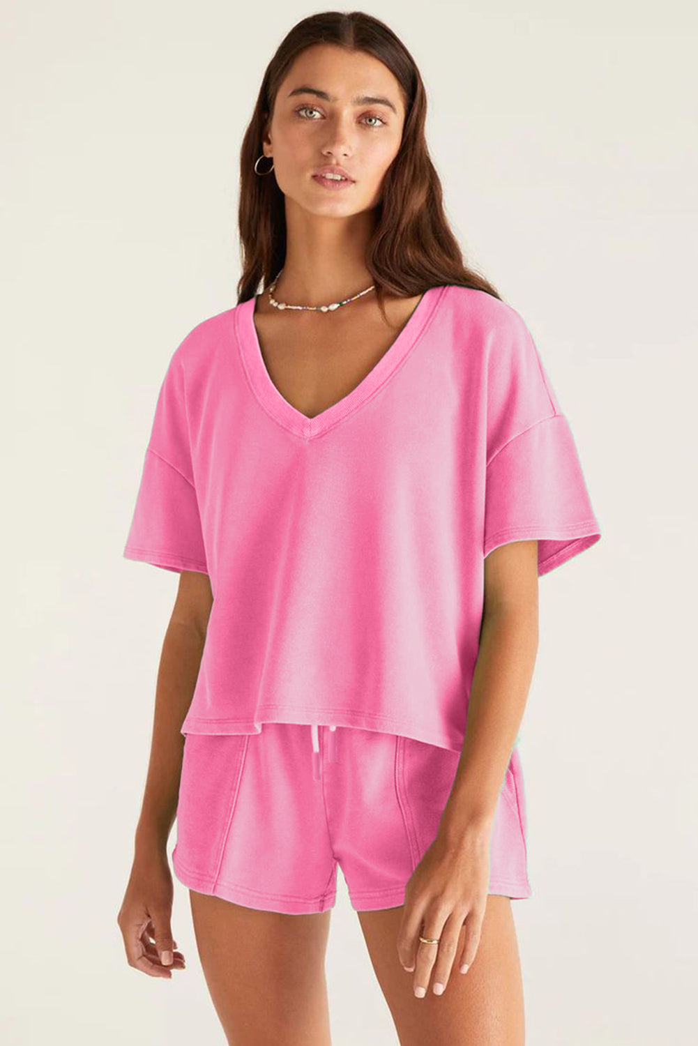 T-shirt og shorts sæt V-hals løs pasform sommerstyle