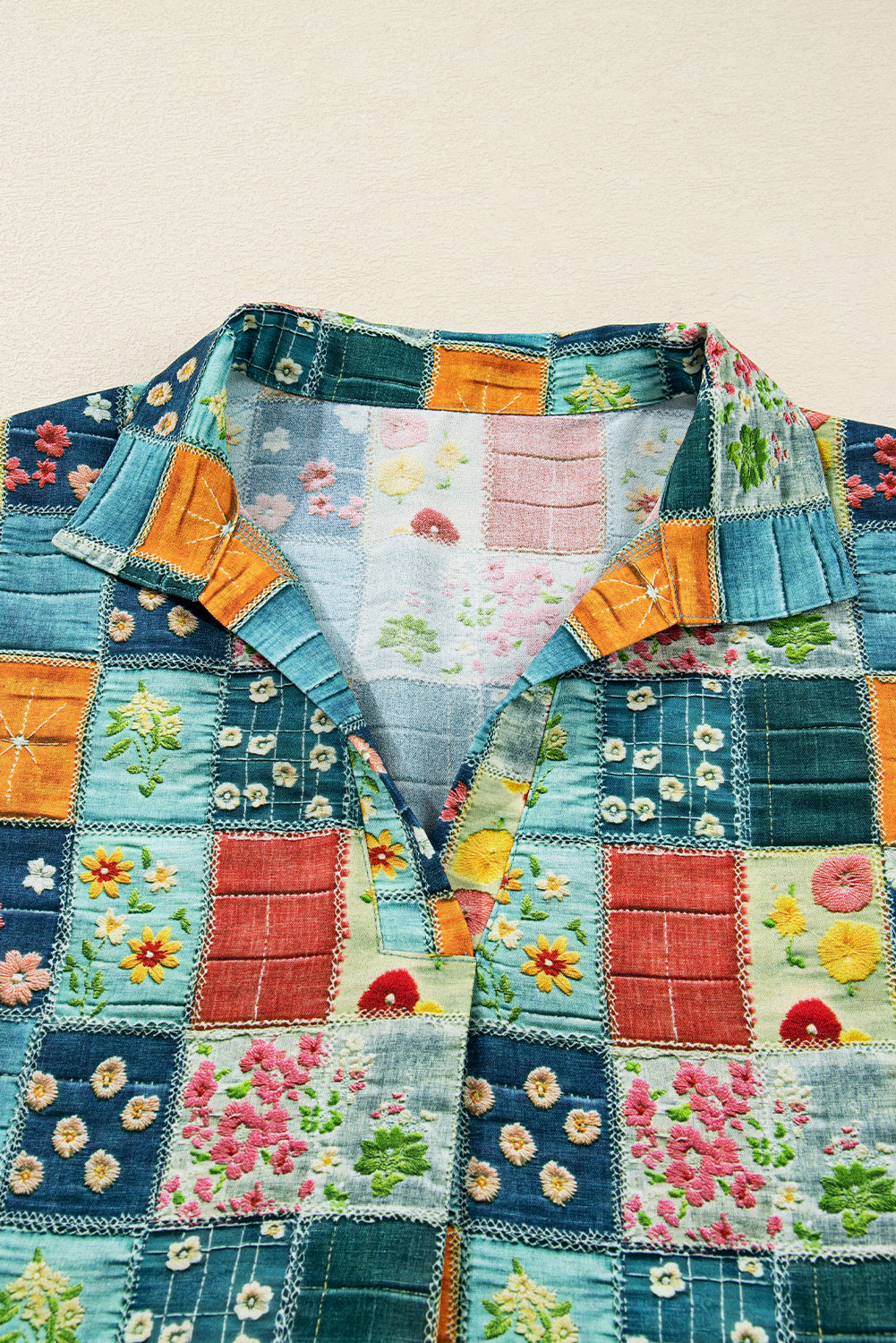 Bluse blomster patchwork V-hals skjortekrave polyester