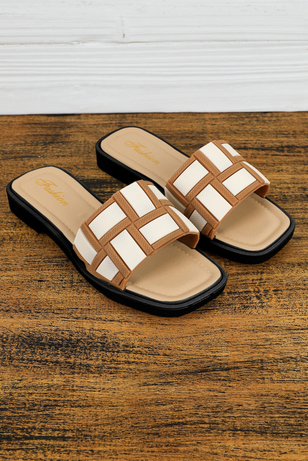 Slippers beige brun PU læder firkantet tå sommer stilren