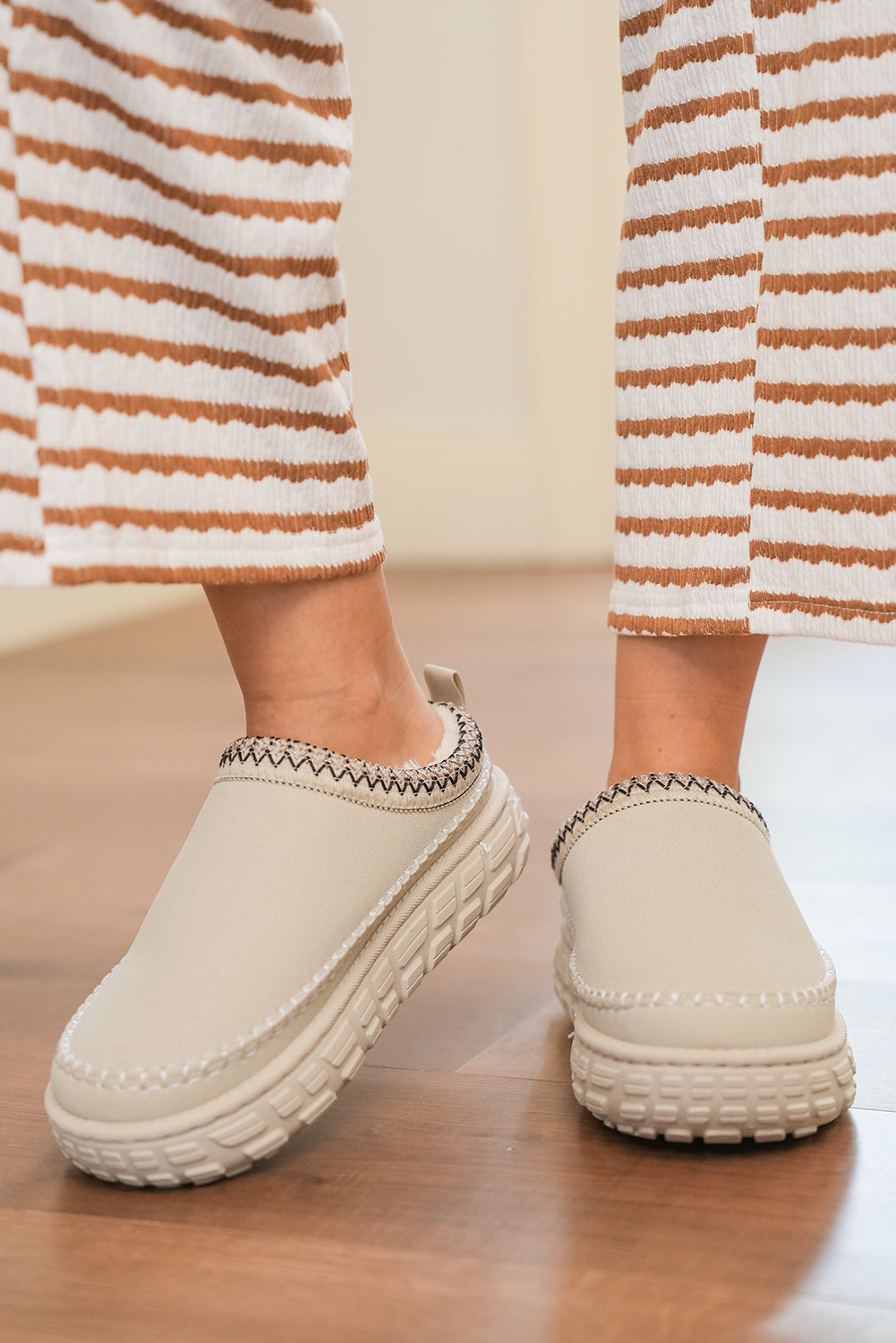 Hjemmesko vinter faux ruskind PU plys clog design damesko