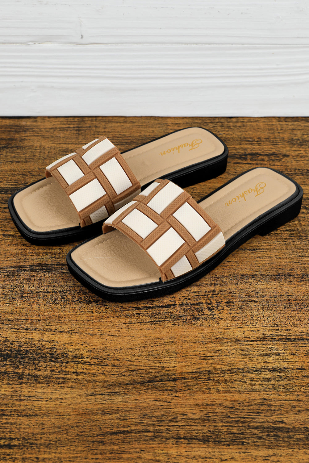 Slippers beige brun PU læder firkantet tå sommer stilren