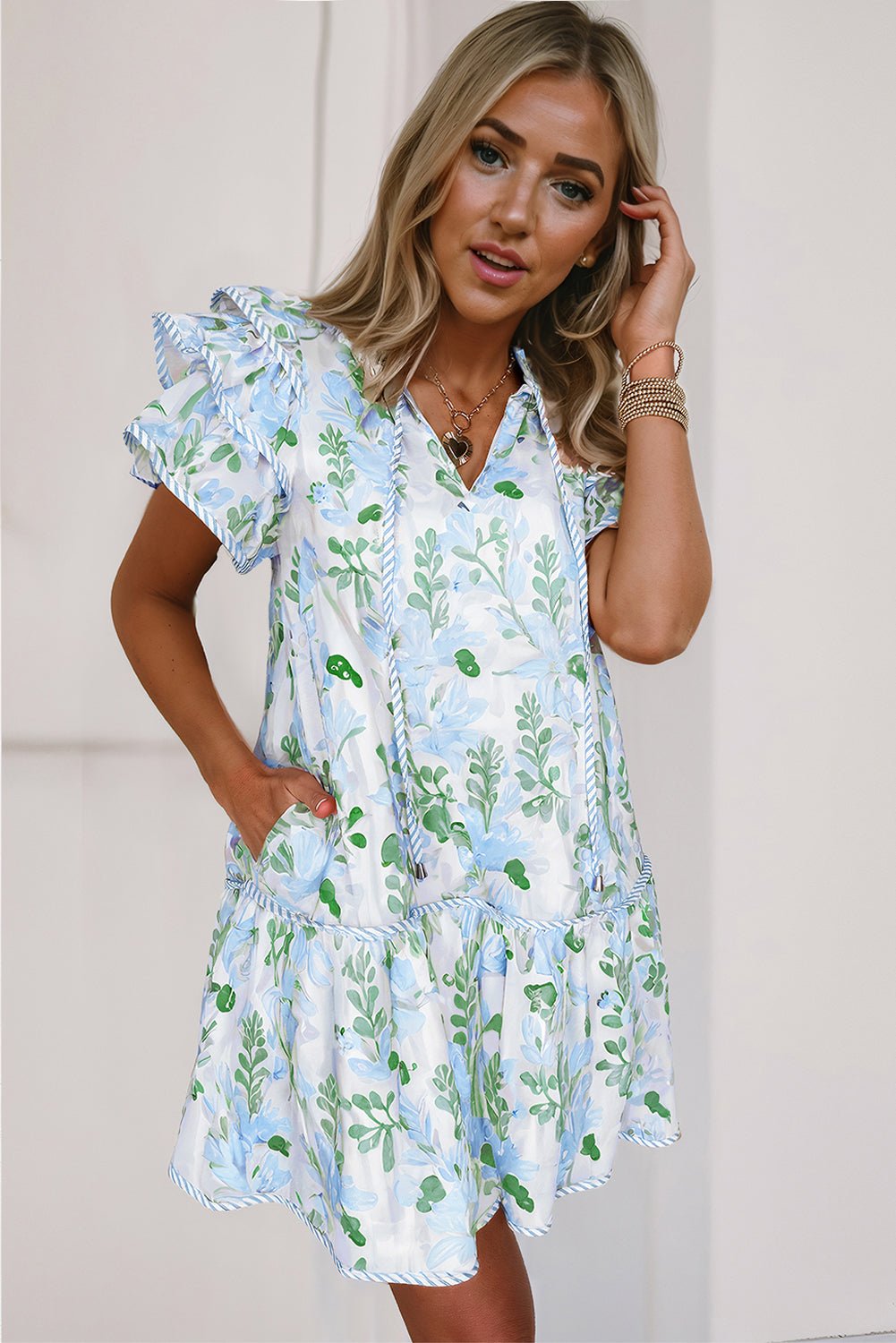 Blomstret mini - kjole med flæseærmer - Kim Mode KBH
