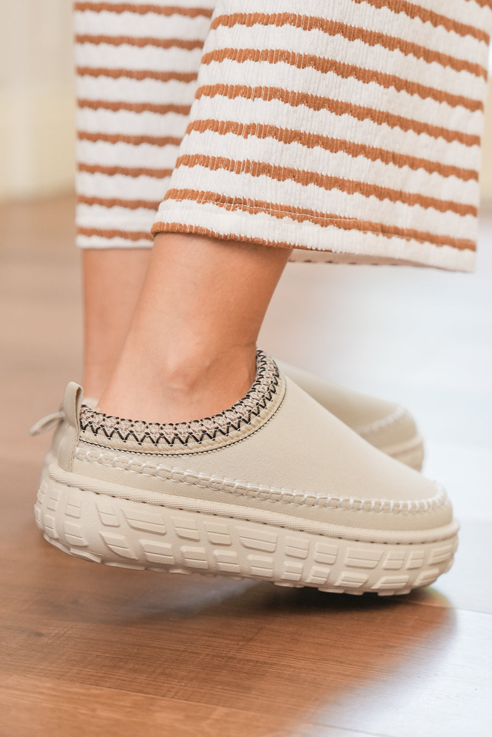 Hjemmesko vinter faux ruskind PU plys clog design damesko
