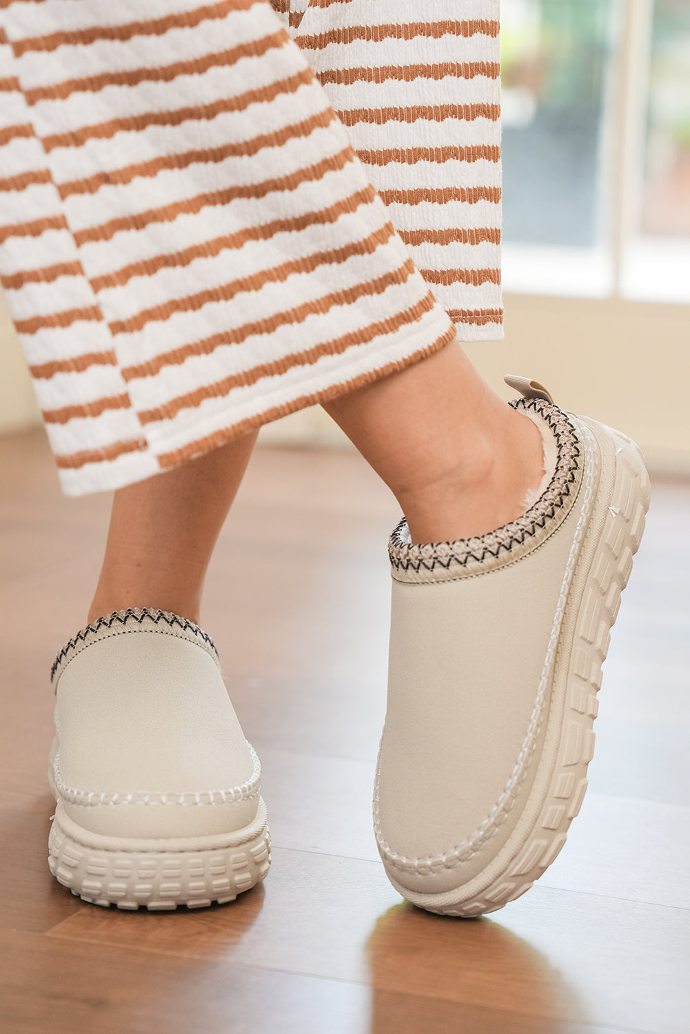 Hjemmesko vinter faux ruskind PU plys clog design damesko