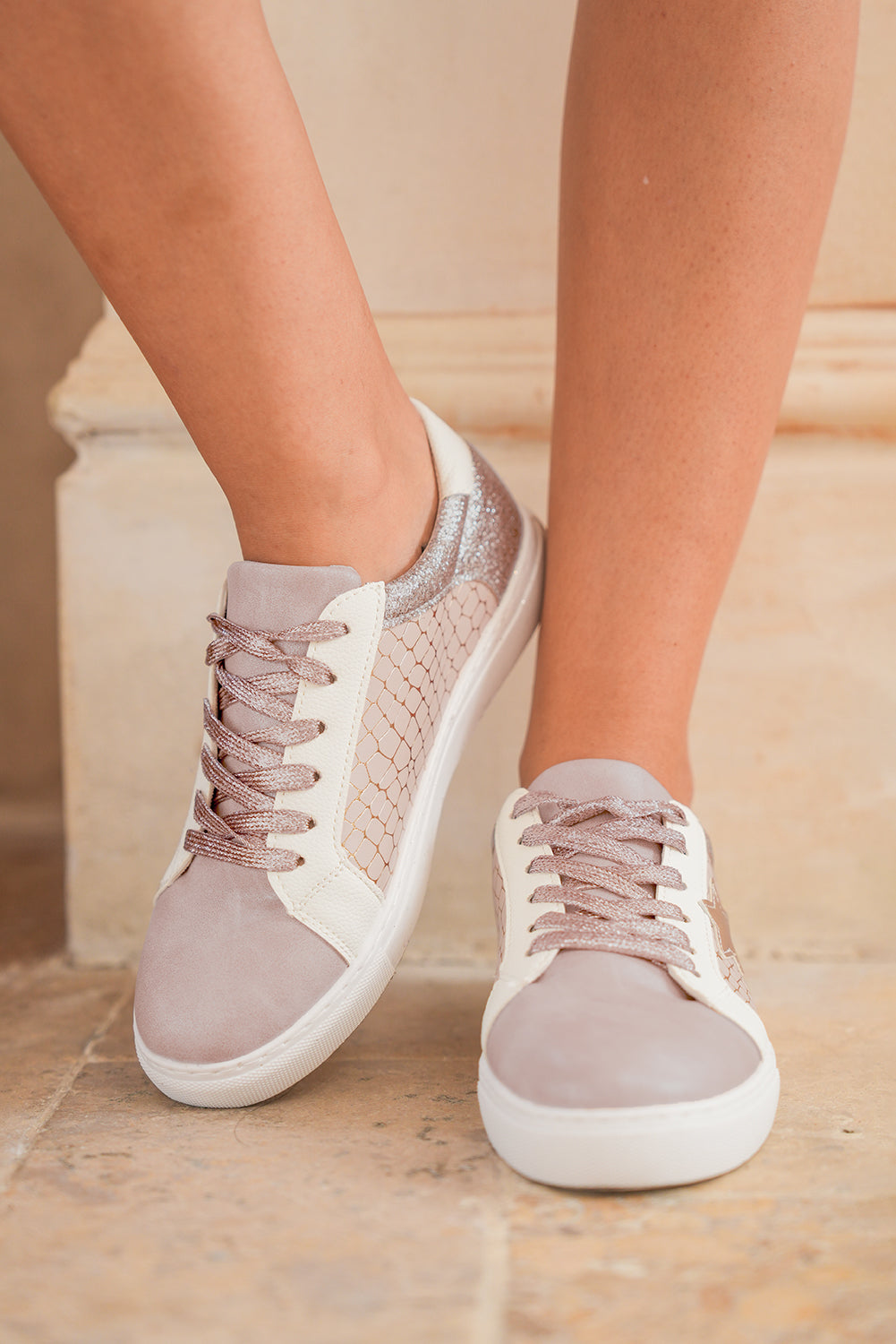 PU-sneakers med glitrende stjerner og patchwork-design