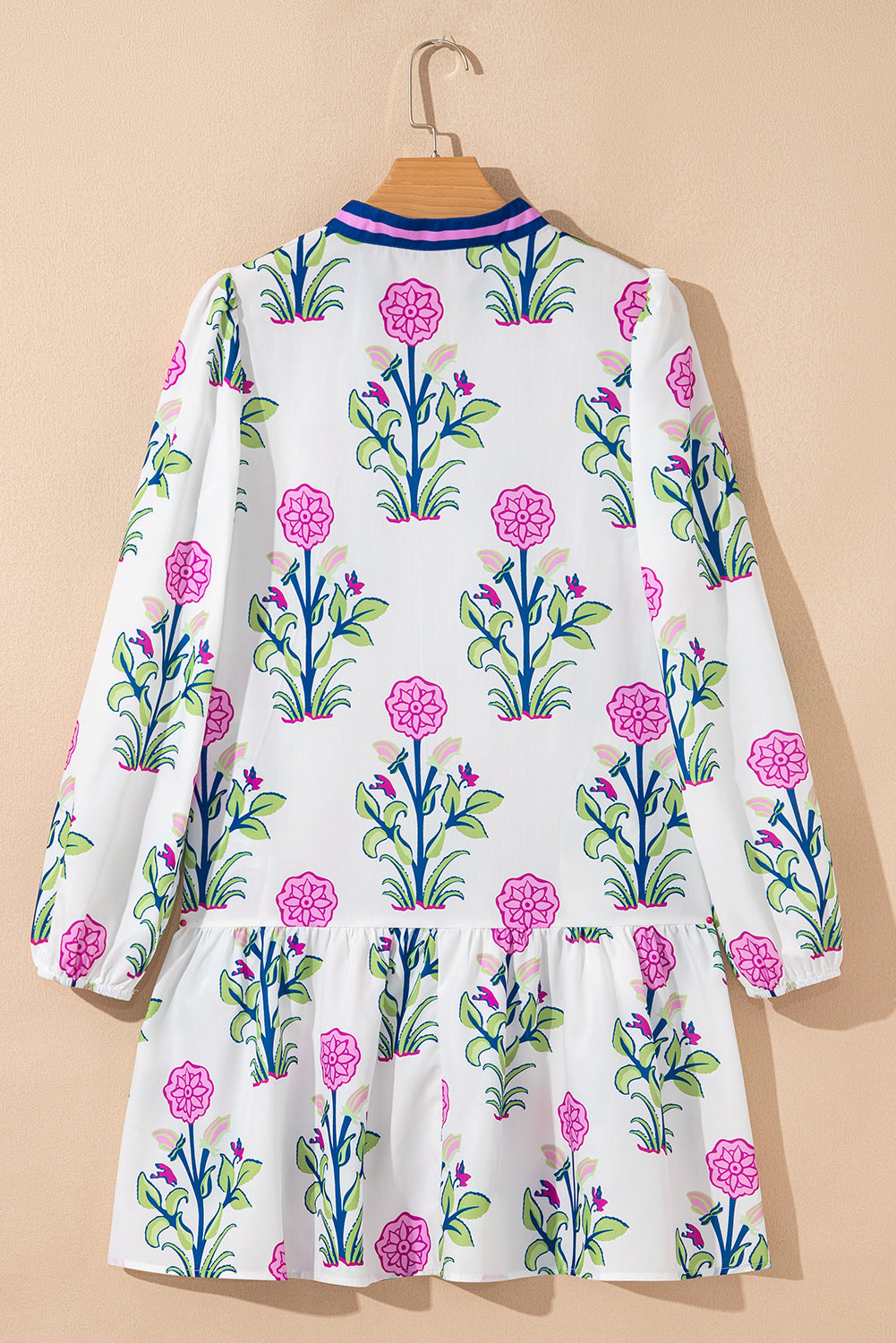 Kjole hvid blomsterprint polyester med lange ærmer og trim