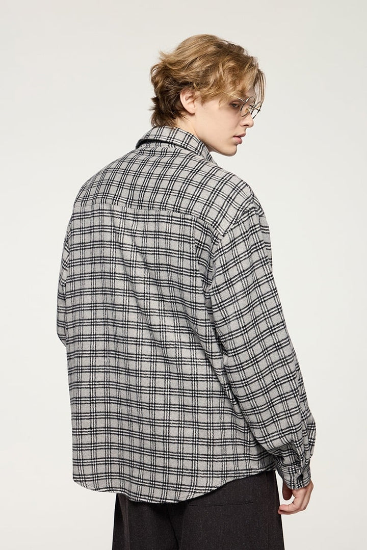 Trendy overdimensioneret ternet skjorte med børstet ternet design, afslappet knap - op - stil - Kim Mode KBH